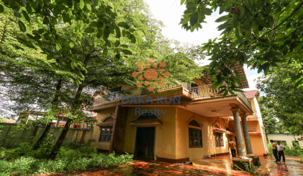 4-Bedroom House for Sale in Siem Reap City, Concrete Road Access