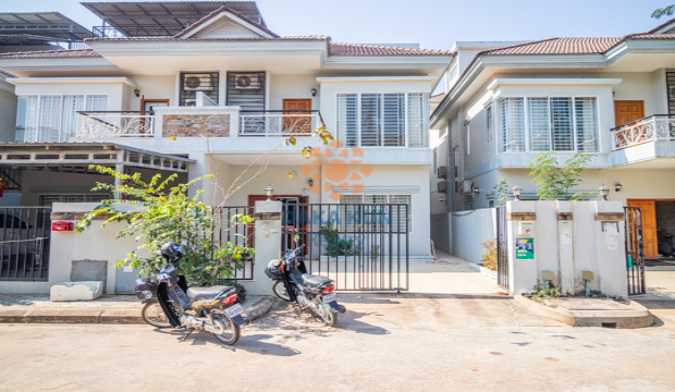 4 Bedrooms House for Rent in Krong Siem Reap-Svay Dangkum