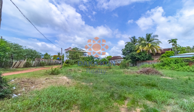 Land For Sale in krong Siem Reap-Sala Kamreuk