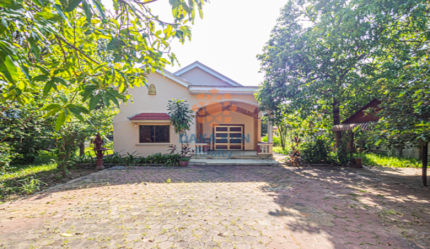 4 Bedrooms House for Rent in Krong Siem Reap-Svay Dangkum