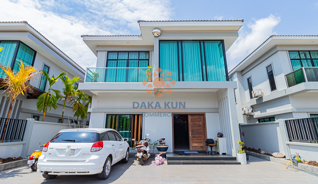 5 Bedrooms Villa for Sale in Siem Reap City