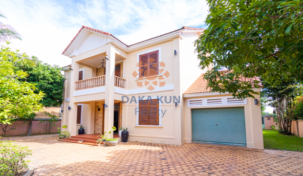 4 Bedrooms Villa for Rent in Krong Siem Reap-Svay Dangkum
