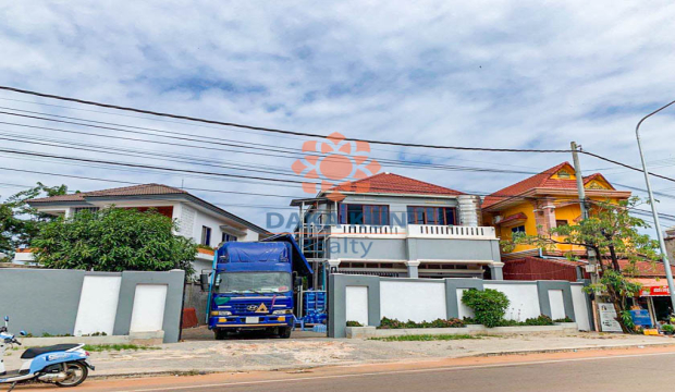 4 Bedrooms House for Rent in Siem Reap City, BBU Road
